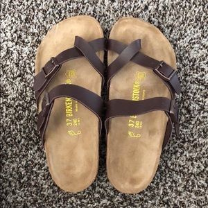 ****BRAND NEW**** Birkenstocks Size 37